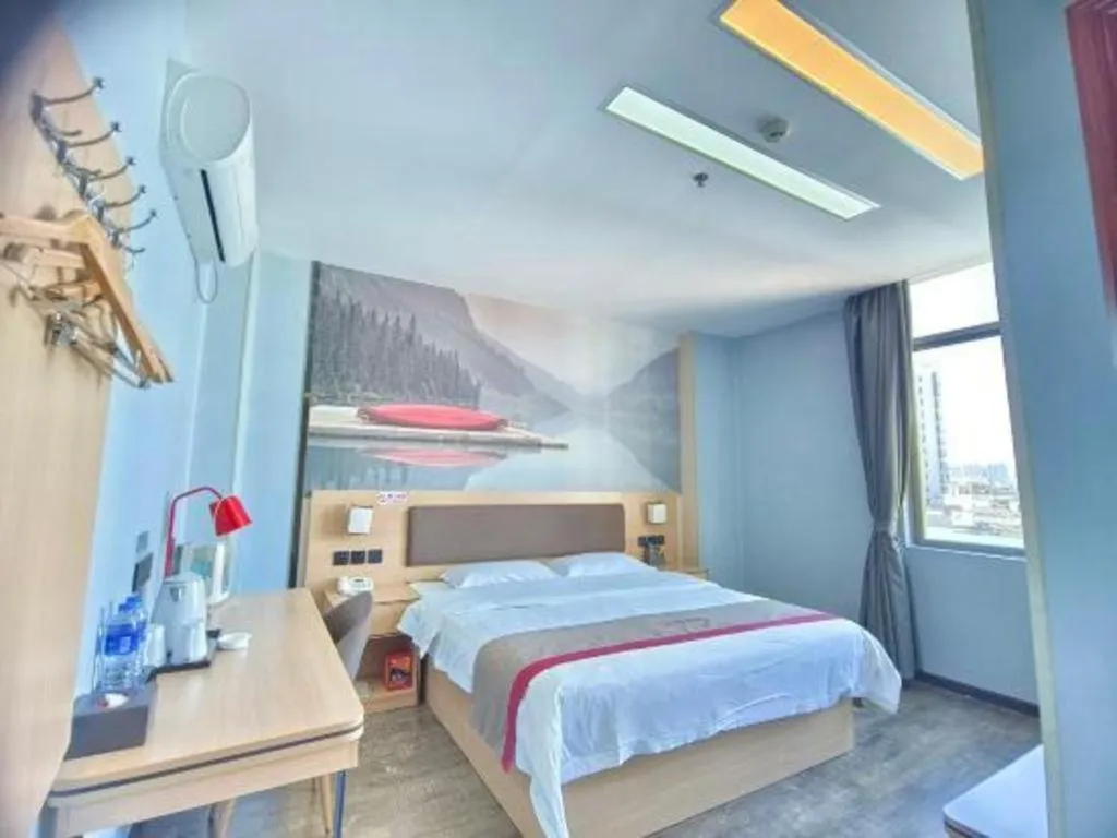 Bed in Thank Inn Plus Hotel Guangdong Yunfu Luoding City Municipal