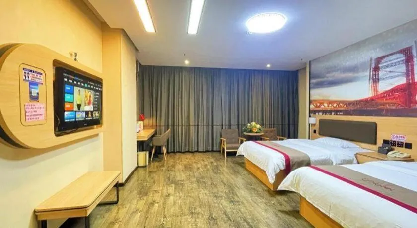 Bed in Thank Inn Plus Hotel Guangdong Yunfu Luoding City Municipal