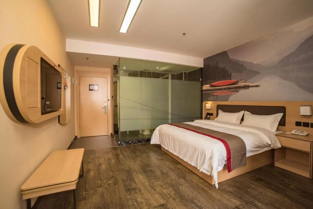 Bed in Thank Inn Plus Hotel Guangdong Yunfu Luoding City Municipal