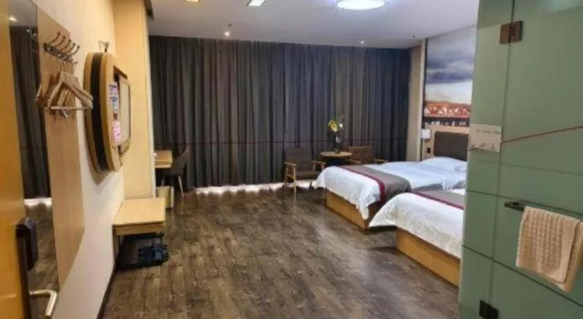 Bed in Thank Inn Plus Hotel Guangdong Yunfu Luoding City Municipal