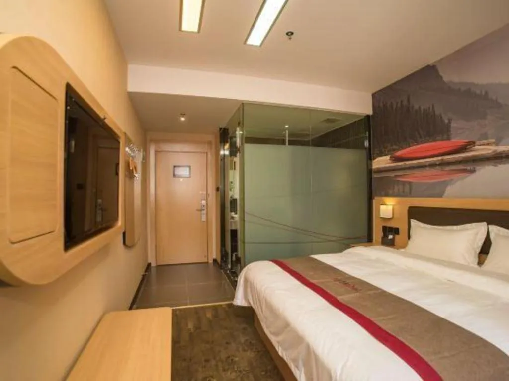 Bed in Thank Inn Plus Hotel Guangdong Yunfu Luoding City Municipal