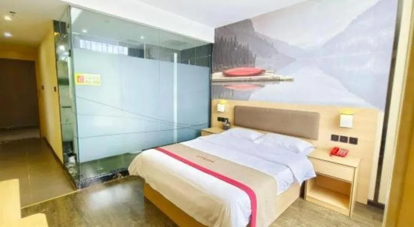 Bed in Thank Inn Plus Hotel Guangdong Yunfu Luoding City Municipal