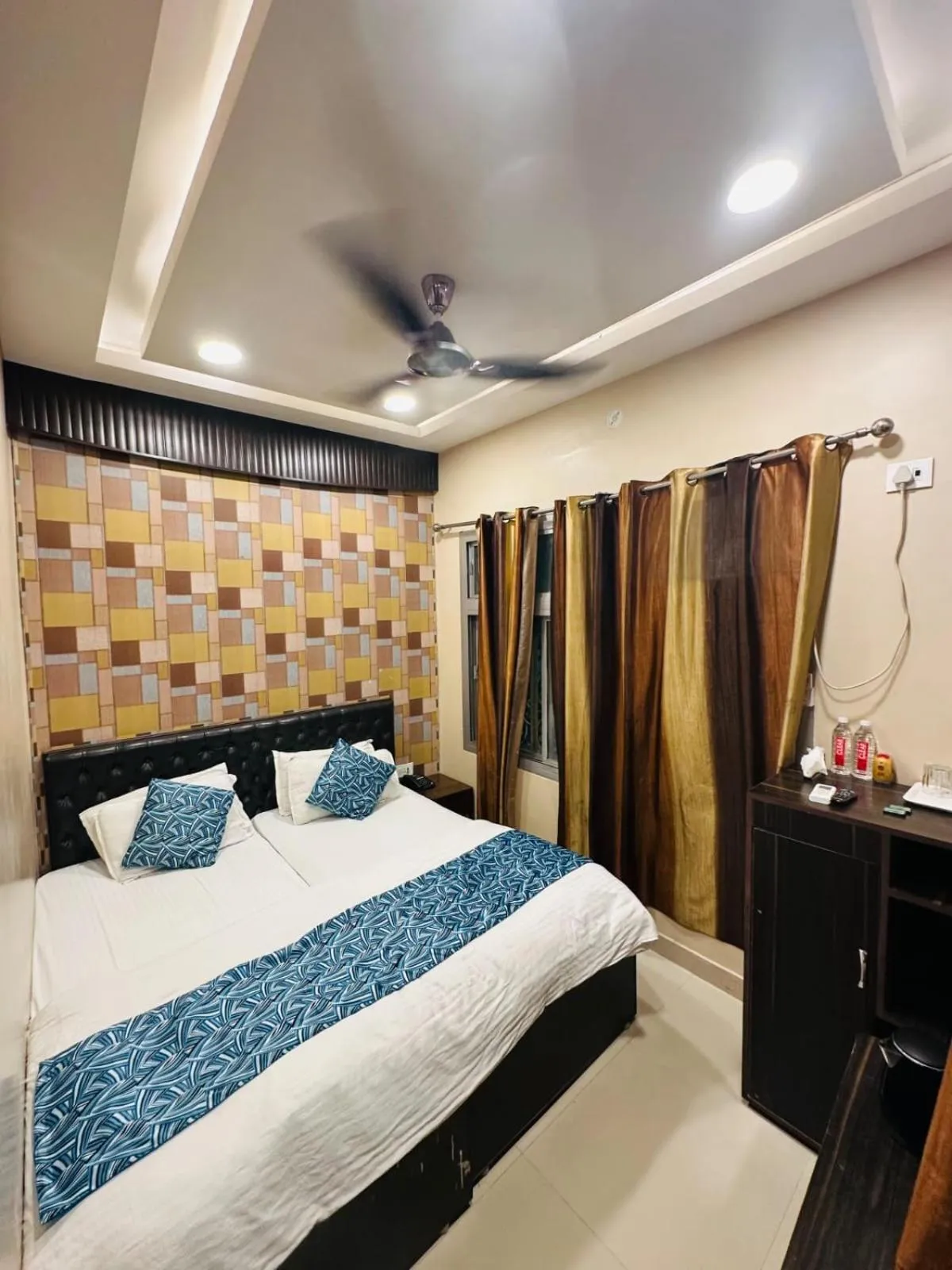 Photo of the whole room, Bed in HOTEL DEVA INN