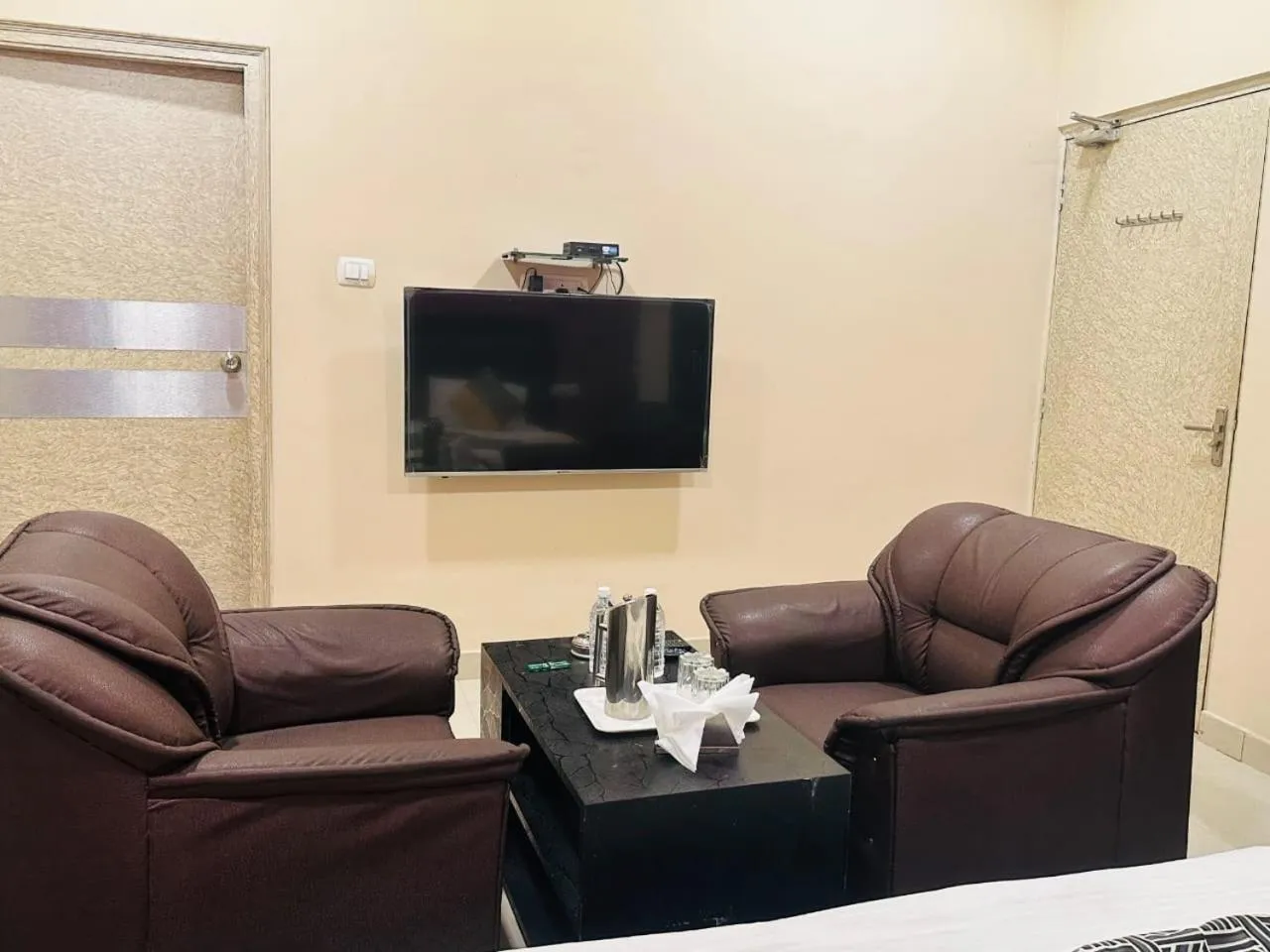 Seating area in HOTEL DEVA INN