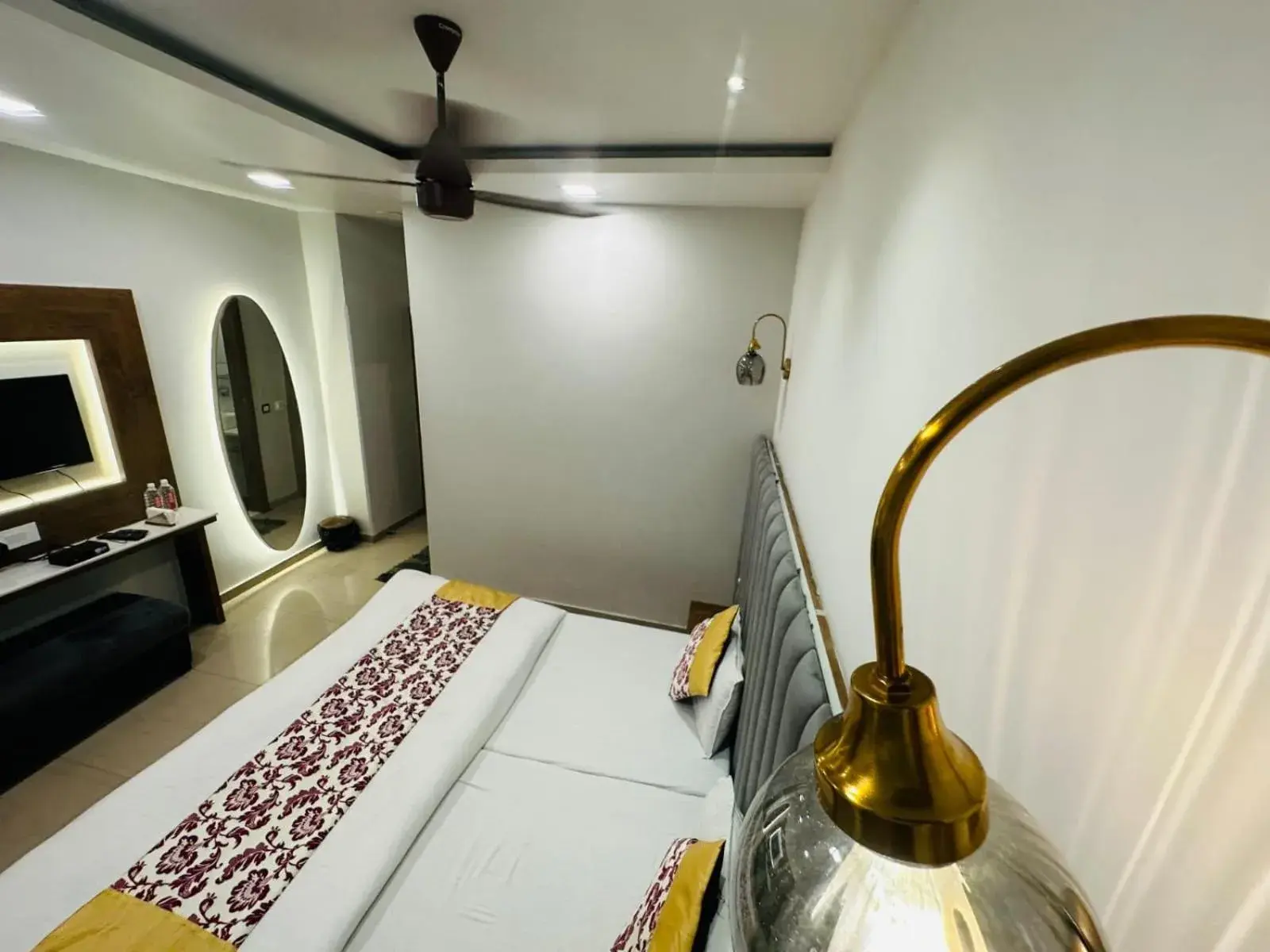 Photo of the whole room, Bed in HOTEL DEVA INN Photo of the whole room, Bed in HOTEL DEVA INN