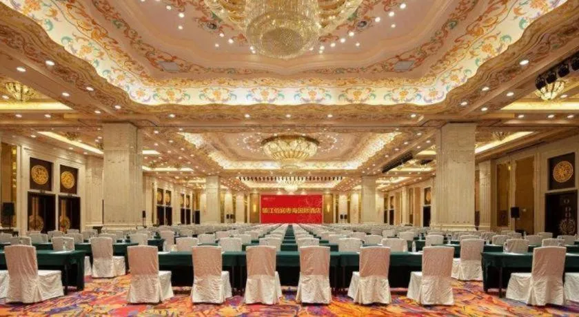 Bairun Zhenjiang International Hotel