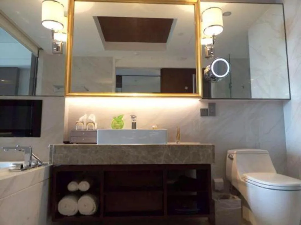 Bairun Zhenjiang International Hotel