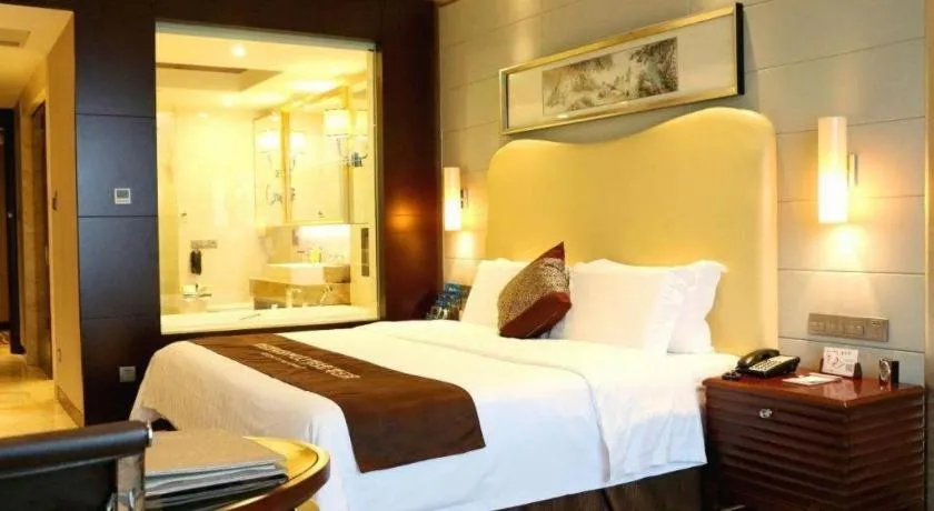 Bed in Bairun Zhenjiang International Hotel