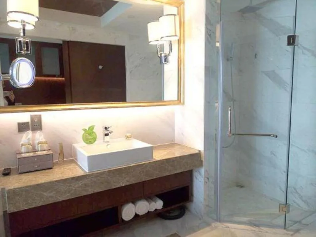 Bairun Zhenjiang International Hotel