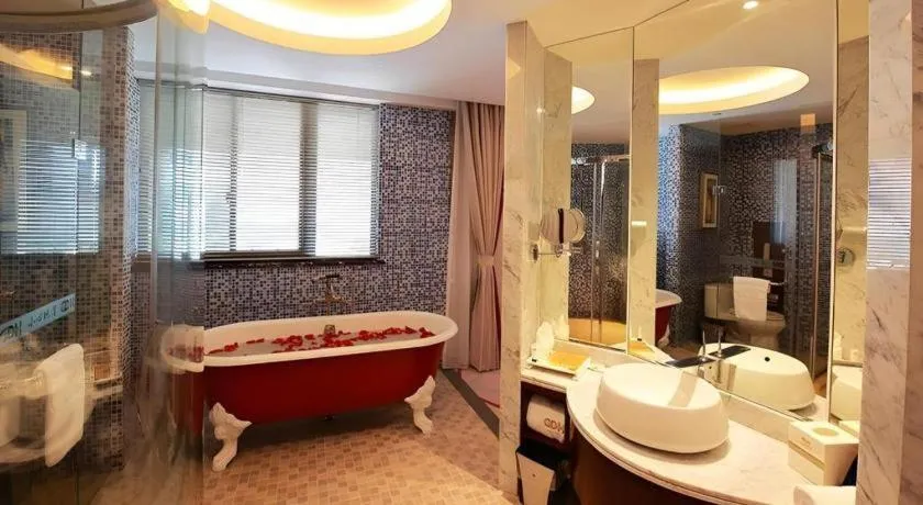 Bed in Xingtai Yuehai Hotel