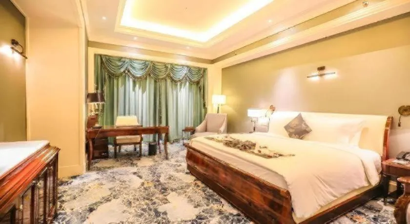 Bed in Haoyikang Hotel