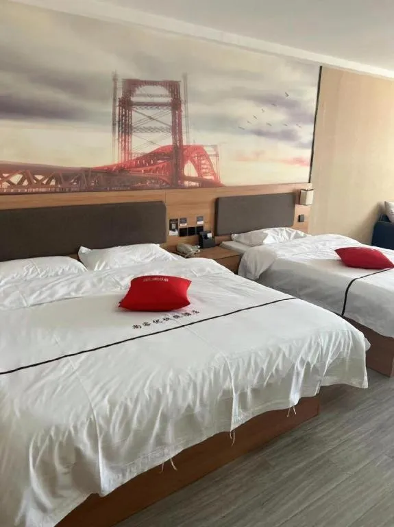 Bed in Thank Inn Hotel Shandong Heze Mudan District Bayi Road Pedestrian Street