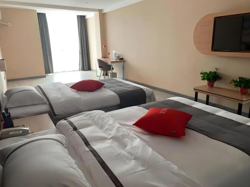 Bed in Thank Inn Hotel Shandong Heze Mudan District Bayi Road Pedestrian Street