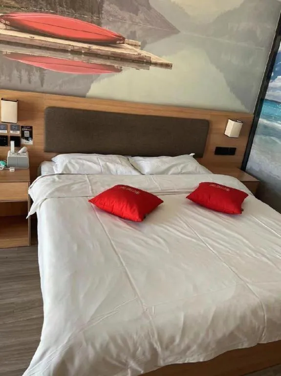 Bed in Thank Inn Hotel Shandong Heze Mudan District Bayi Road Pedestrian Street