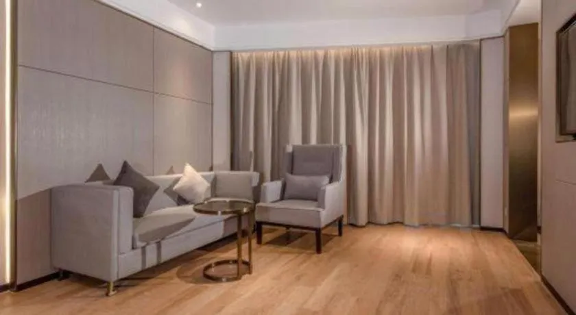 Echeng Hotel Nanning Huqiu Metro Station