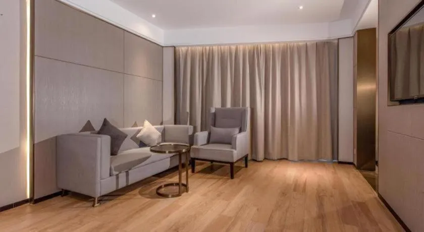 Echeng Hotel Nanning Huqiu Metro Station