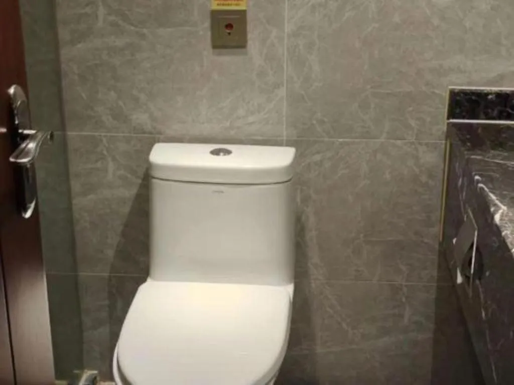 Echeng Hotel Nanning Huqiu Metro Station