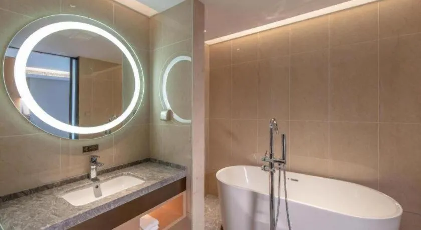 Echeng Hotel Nanning Huqiu Metro Station