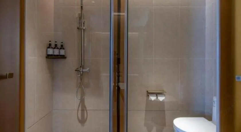 Echeng Hotel Nanning Huqiu Metro Station