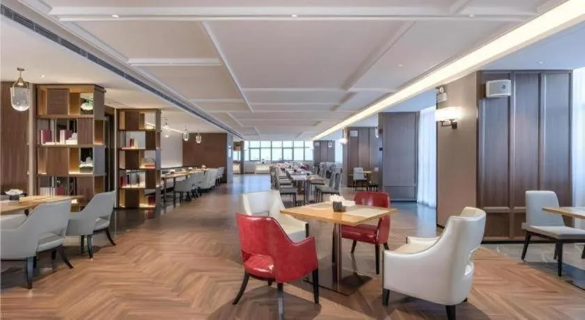 Echeng Hotel Nanning Huqiu Metro Station