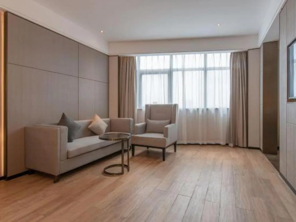 Echeng Hotel Nanning Huqiu Metro Station