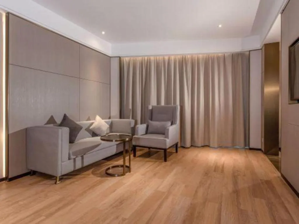 Echeng Hotel Nanning Huqiu Metro Station