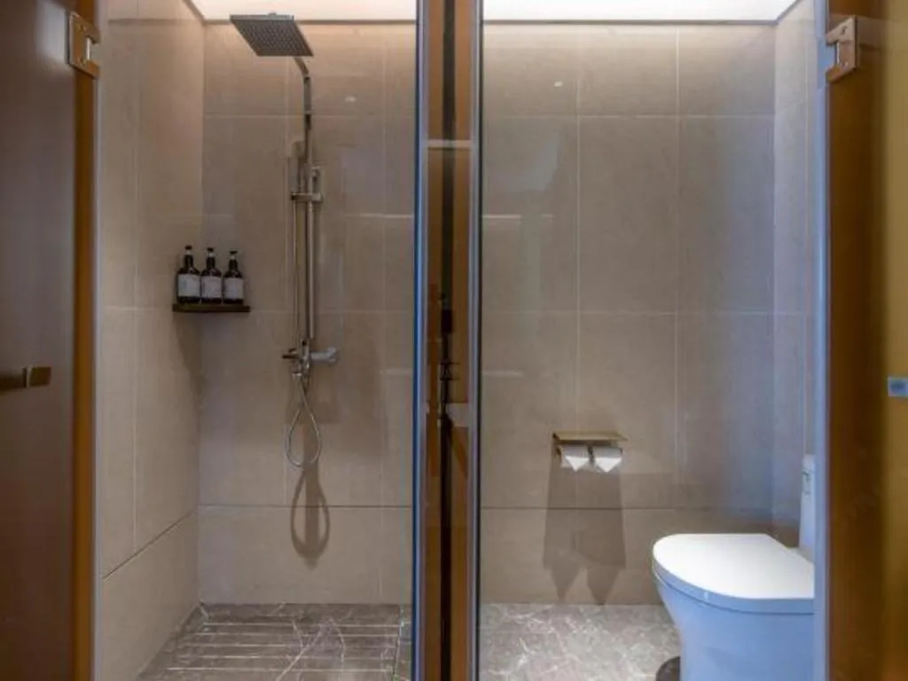 Echeng Hotel Nanning Huqiu Metro Station