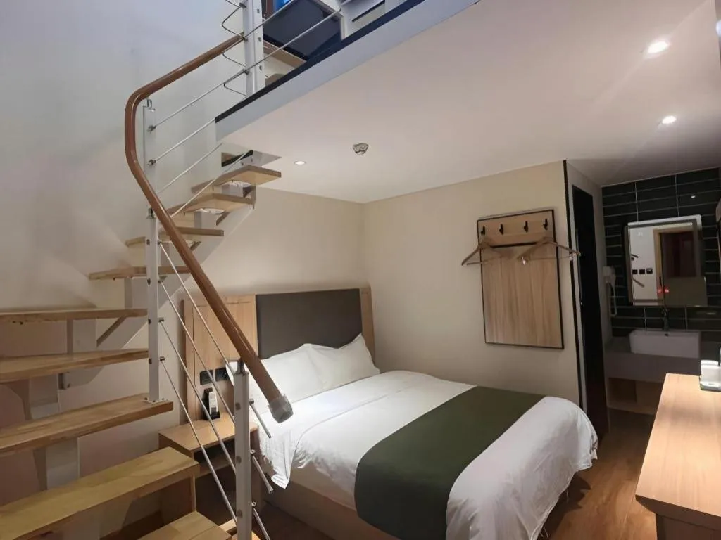 Bed in Green Tree Inn Express Beijing Xicheng District Dazhalan