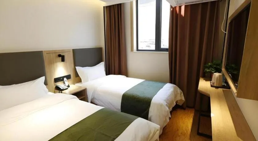 Bed in Green Tree Inn Express Beijing Xicheng District Dazhalan