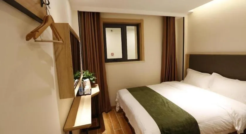 Bed in Green Tree Inn Express Beijing Xicheng District Dazhalan