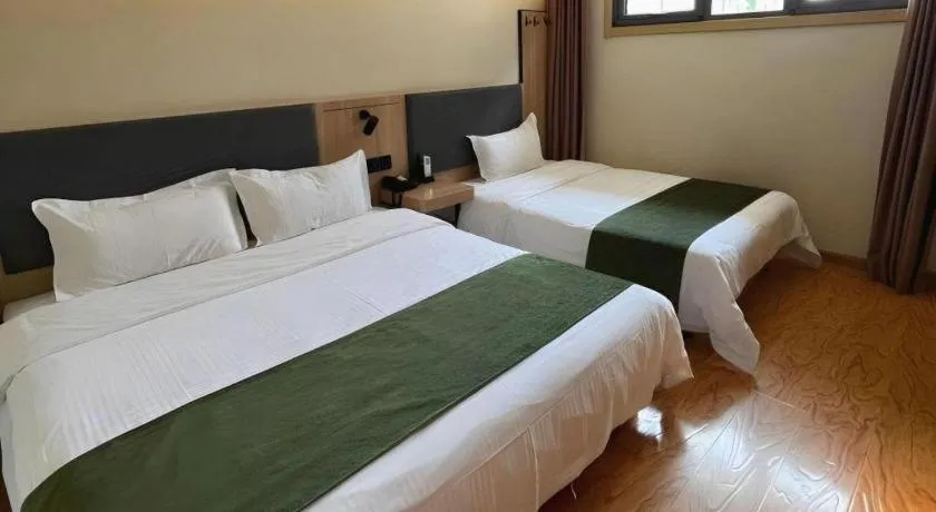 Bed in Green Tree Inn Express Beijing Xicheng District Dazhalan