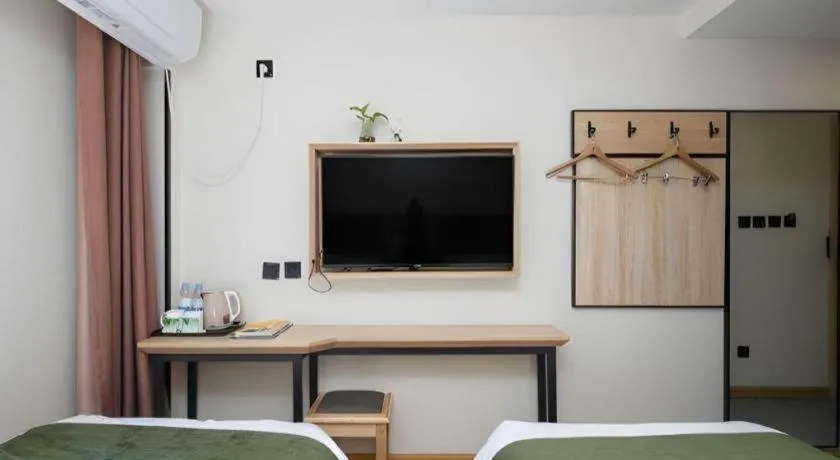 Bed in Green Tree Inn Express Beijing Xicheng District Dazhalan