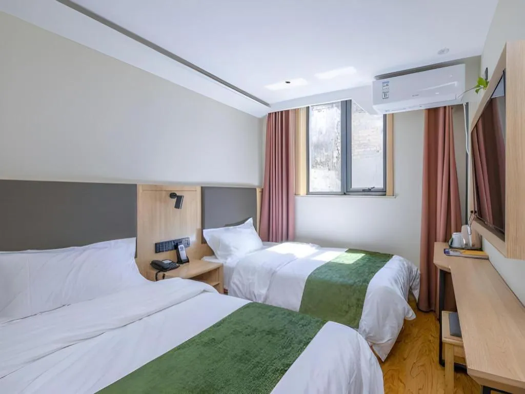 Bed in Green Tree Inn Express Beijing Xicheng District Dazhalan