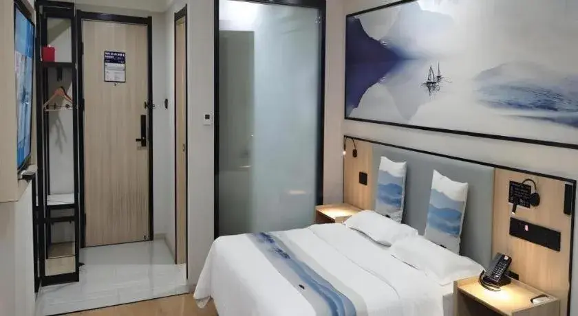 Bed in Green Tree Inn Express Jiangsu Taizhou Xinghua RT-Mart Bed in Green Tree Inn Express Jiangsu Taizhou Xinghua RT-Mart