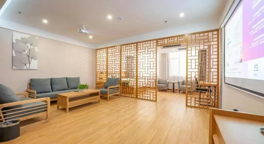 Green Tree Inn Express Weifang Zhucheng Longyuan Shangcheng