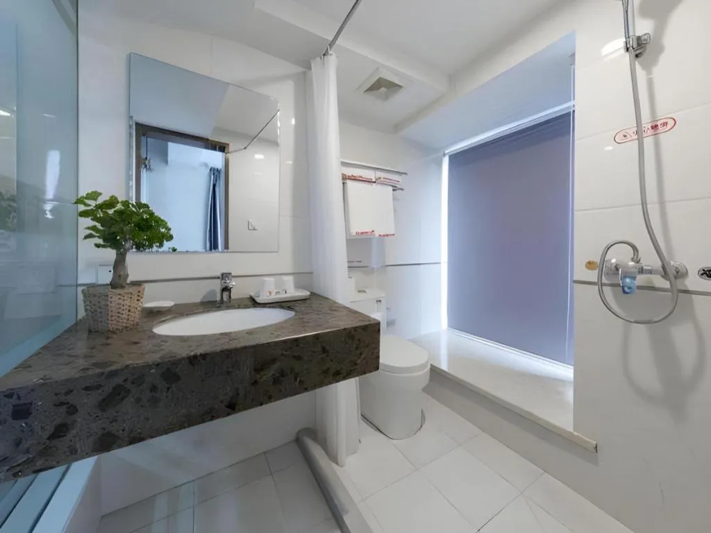 Shell Hotel Nanjing Mingfa Square Metro Station