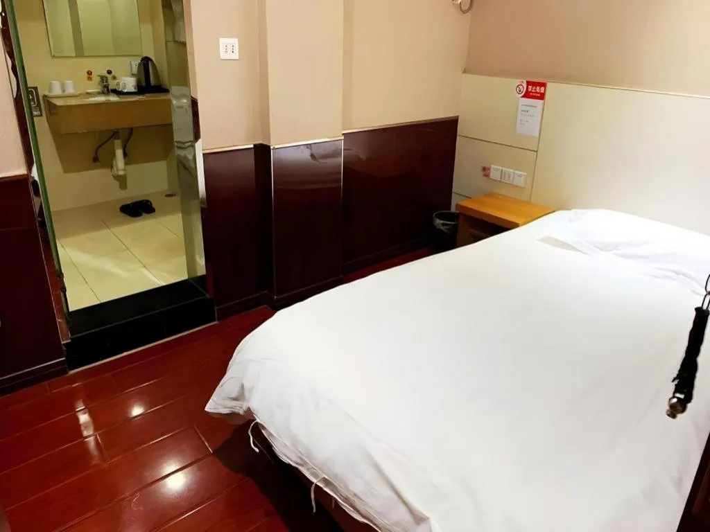 Bed in Shell Hotel Nanjing Mingfa Square Metro Station