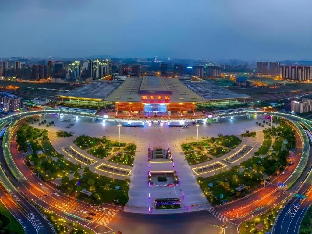 Shell Hotel Nanjing Mingfa Square Metro Station
