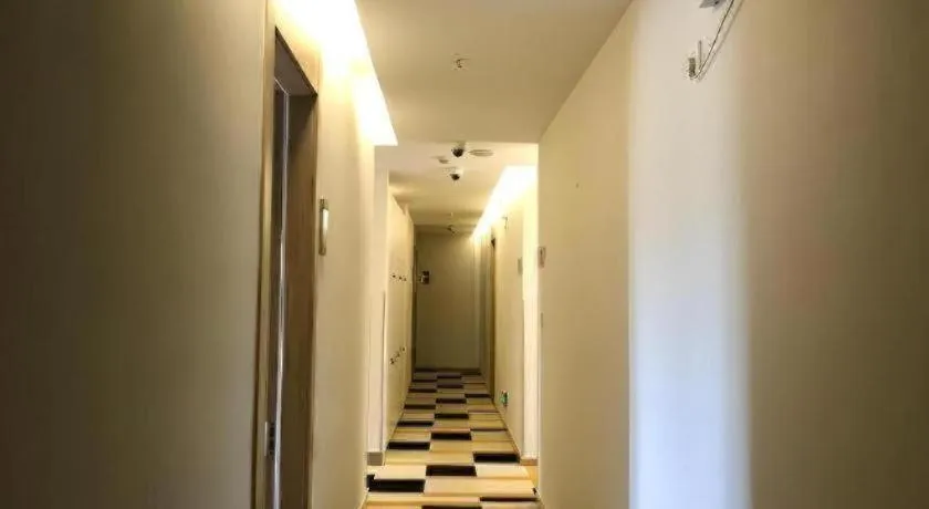 Shell Hotel Shanghai Minhang District Wenjing Road Metro Station