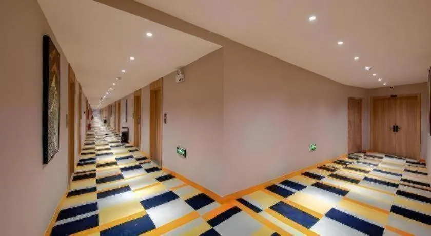 Bed in Shell Hotel Anhui Huaibei Suixi County Economic Development Zone