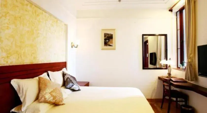 Bed in GreenTree Alliance Hotel Shanghai Baoshan District Meilan Lake Yueluo Road Bed in GreenTree Alliance Hotel Shanghai Baoshan District Meilan Lake Yueluo Road