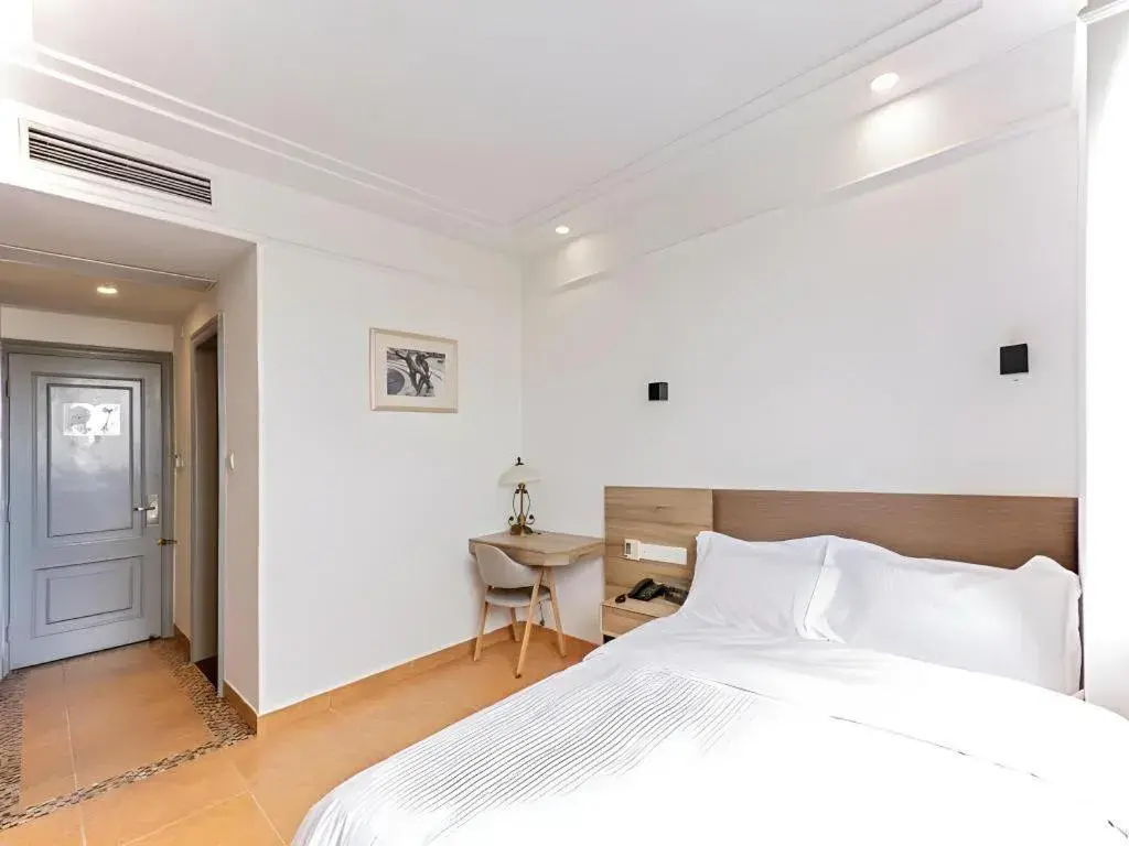 Bed in GreenTree Alliance Hotel Shanghai Baoshan District Meilan Lake Yueluo Road Bed in GreenTree Alliance Hotel Shanghai Baoshan District Meilan Lake Yueluo Road