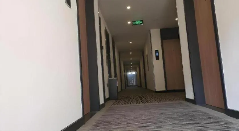 Green Tree Inn Express Jinan Huaiyin District Jingshi Road Children's Hospital