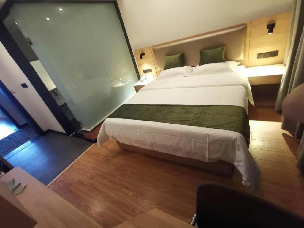 Bed in Green Tree Inn Express Jinan Huaiyin District Jingshi Road Children's Hospital