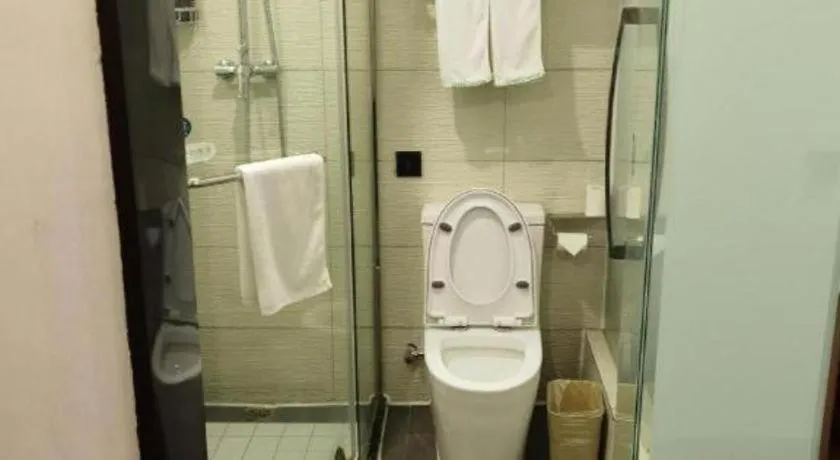 Green Tree Inn Express Jinan Huaiyin District Jingshi Road Children's Hospital