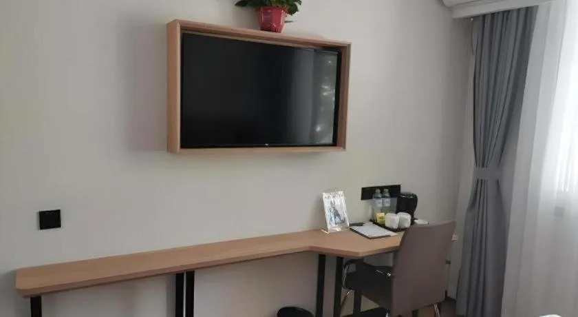 Green Tree Inn Express Jinan Huaiyin District Jingshi Road Children's Hospital