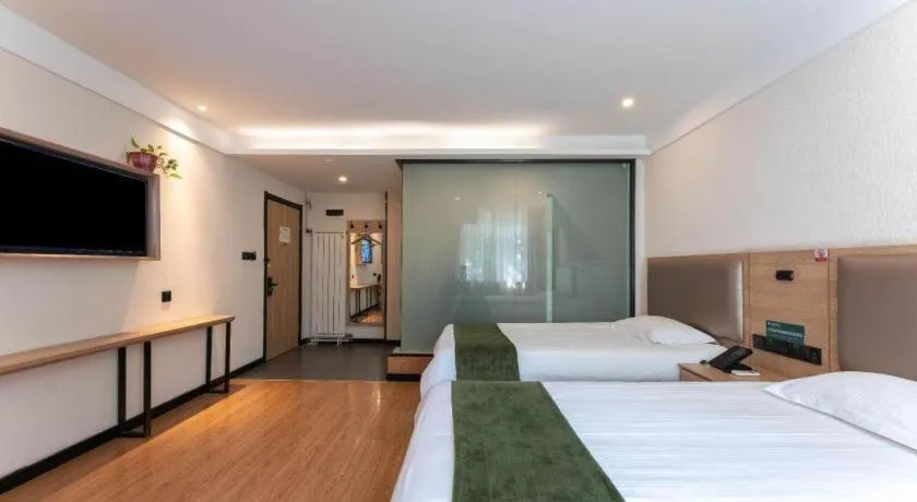 Bed in Green Tree Inn Express Jinan Huaiyin District Jingshi Road Children's Hospital