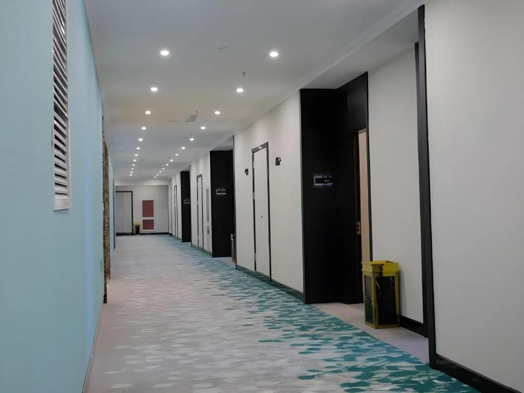 Green Tree Inn Express Tangshan Yueting County Bus Station