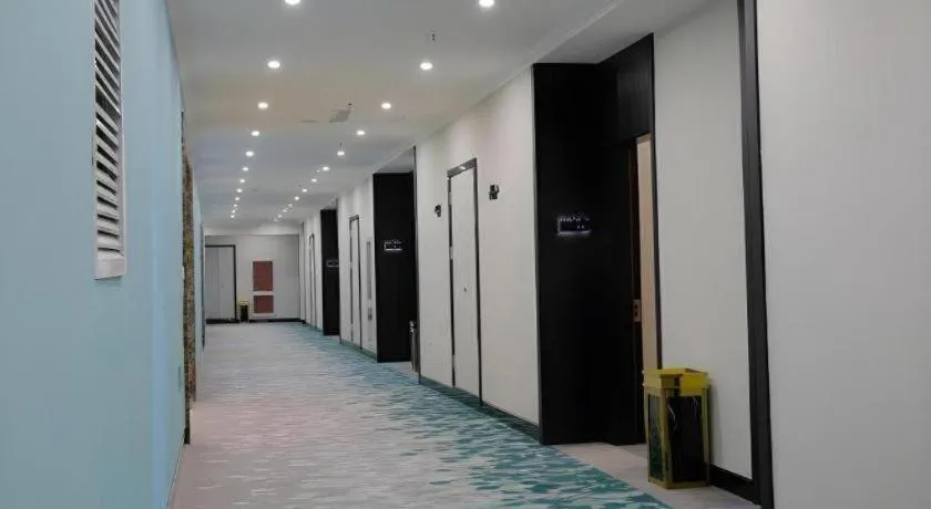 Green Tree Inn Express Tangshan Yueting County Bus Station