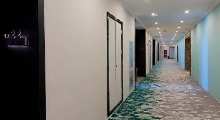 Green Tree Inn Express Tangshan Yueting County Bus Station